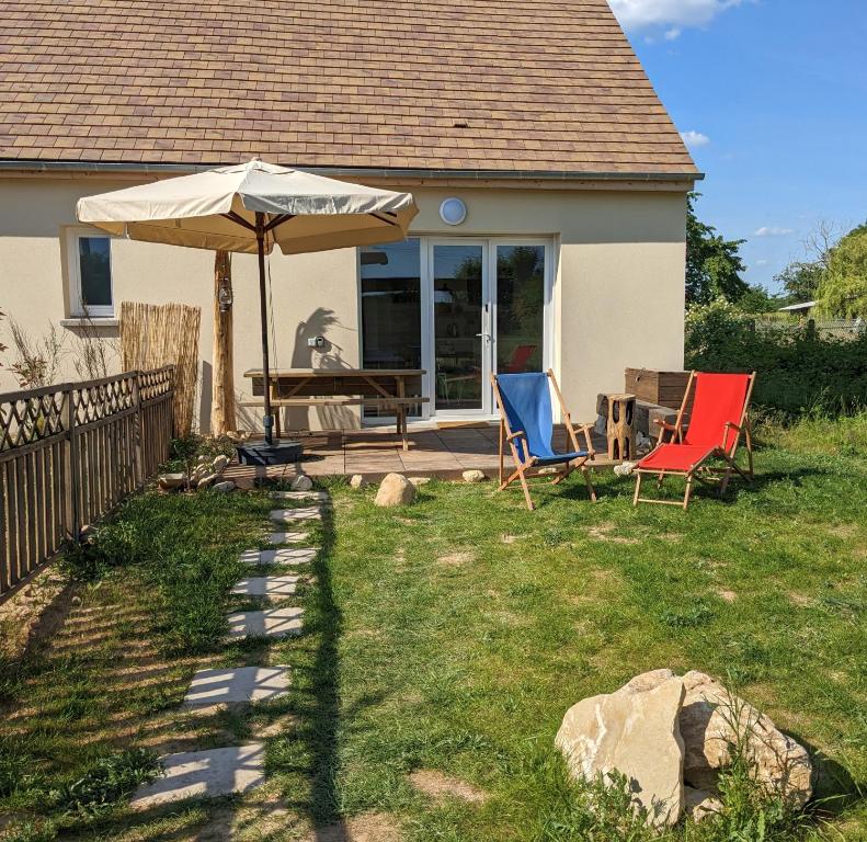 Le Rocky Lodge Large cottage with wooden deck and private garden next to Fontainebleau Forest