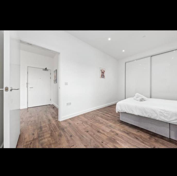 Delta Haven 1 BR Flat 15Mins to LondonBridge DP272