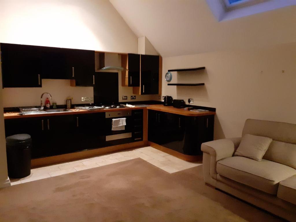 Modern 2nd floor 1 bed apartment in the heart of