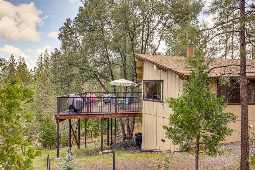 Serene Groveland Cabin Rental Near Yosemite!
