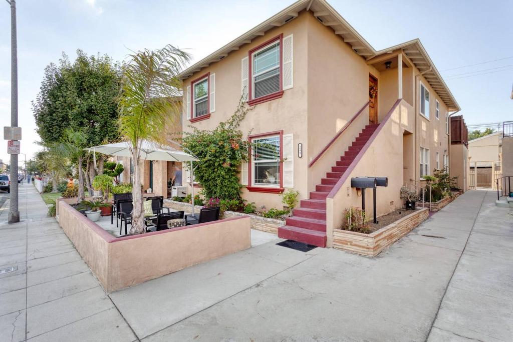 New Belmont Shore Retreat with free Parking Walk to Beaches