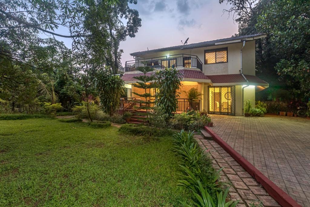 SaffronStays Virid - 4 Bedroom private pool villa in Khandala