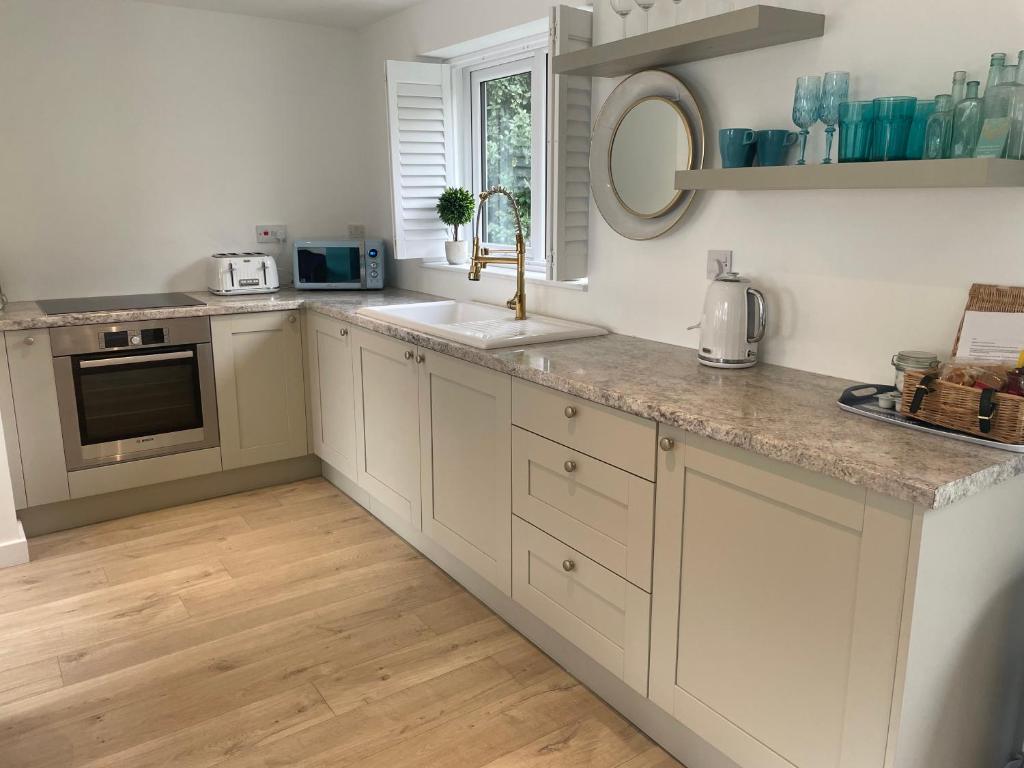 The Bolt Hole Hythe panoramic coast and sea views