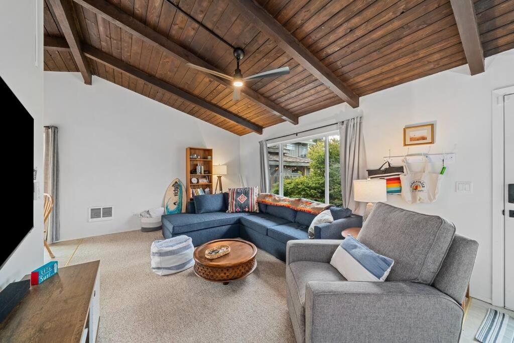 Surf's Up at Manzanita Beach-30 day rental