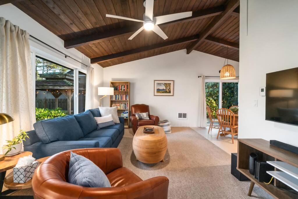 Manzanita- 3 min walk Beach, Park, Shops #4054