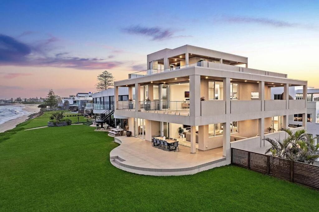 Royal Retreat Luxury Beachfront