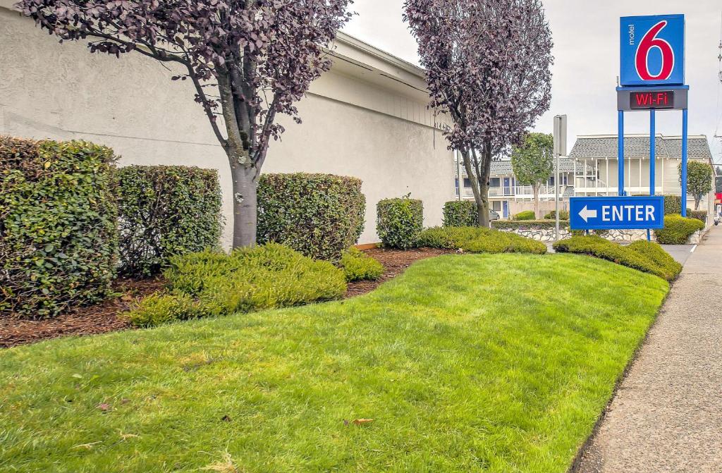 Motel 6-Coos Bay, OR
