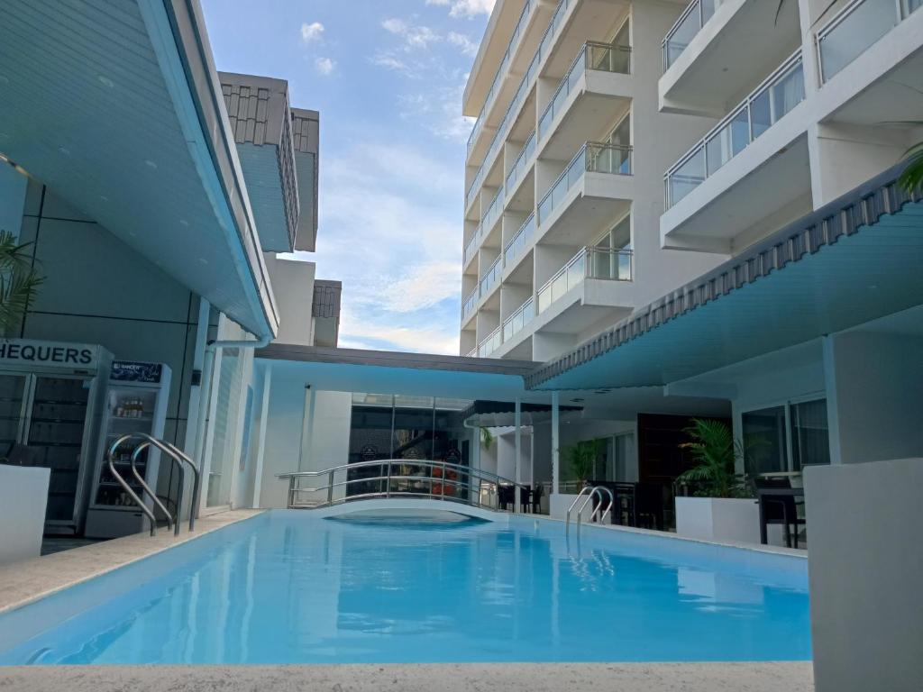 Chequers Suites Subic Bay