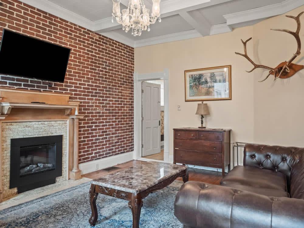 Cozy Condo In The Governor's Mansion Pets Okay