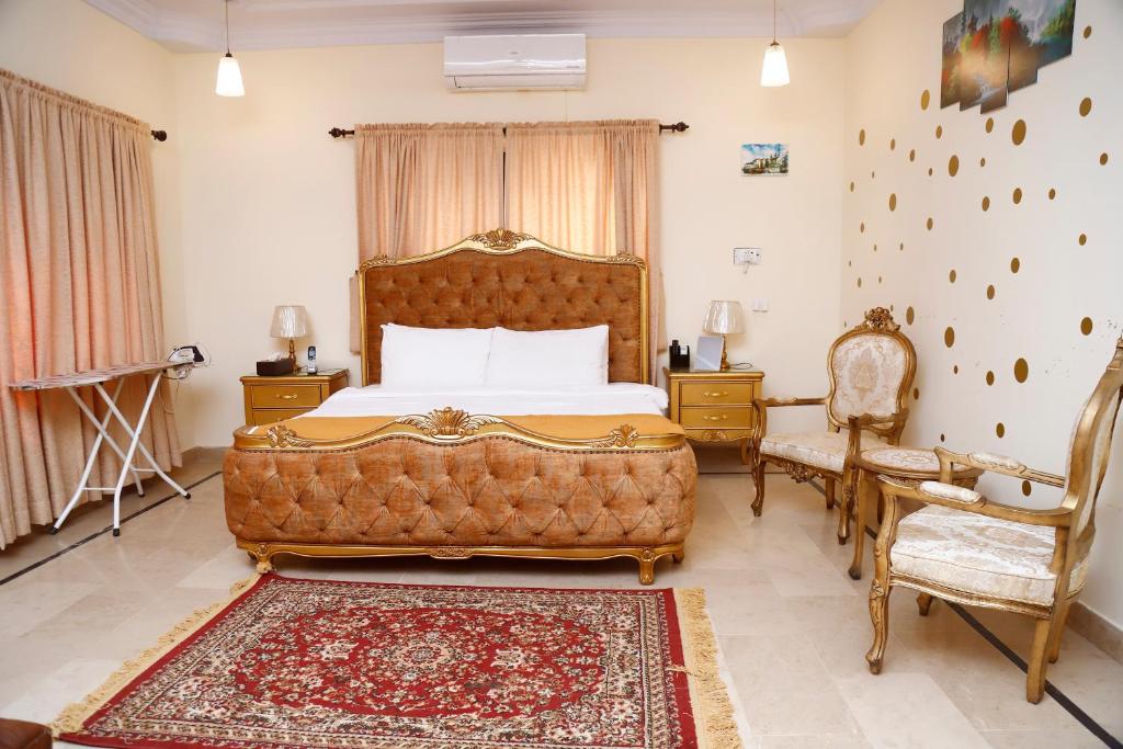 Waypoint Hotel