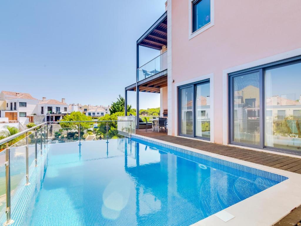 Vale do lobo, 'Golf by the Pool' 2 bedroom apartment