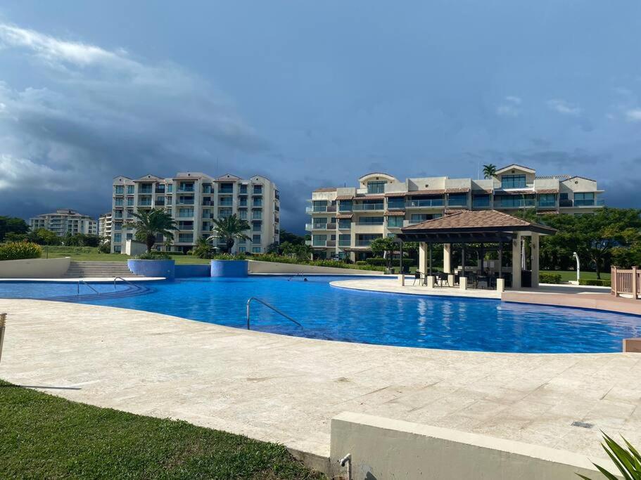 Lujoso y Familiar Apartamento de Playa y Golf en San Carlos Panamá