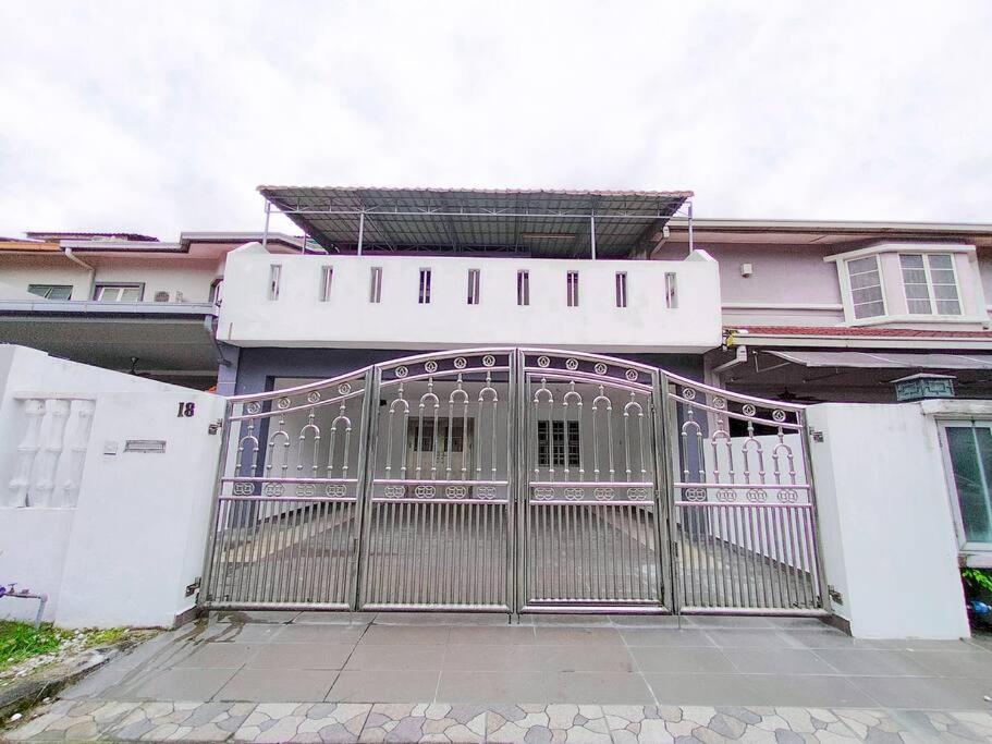 Rimba Riang Kota Damansara by Manhattan Group