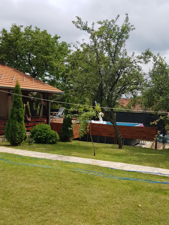 Jelena lux kuca sa bazenom