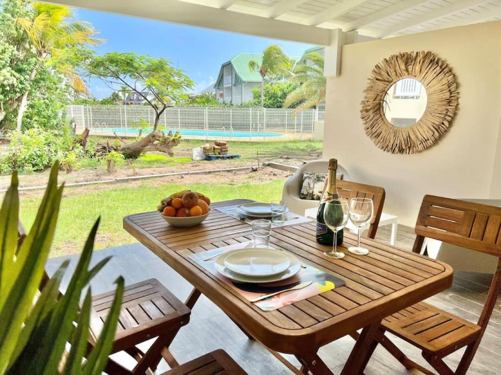 Maracuja 5, Orient Bay village, walkable beach at 100m