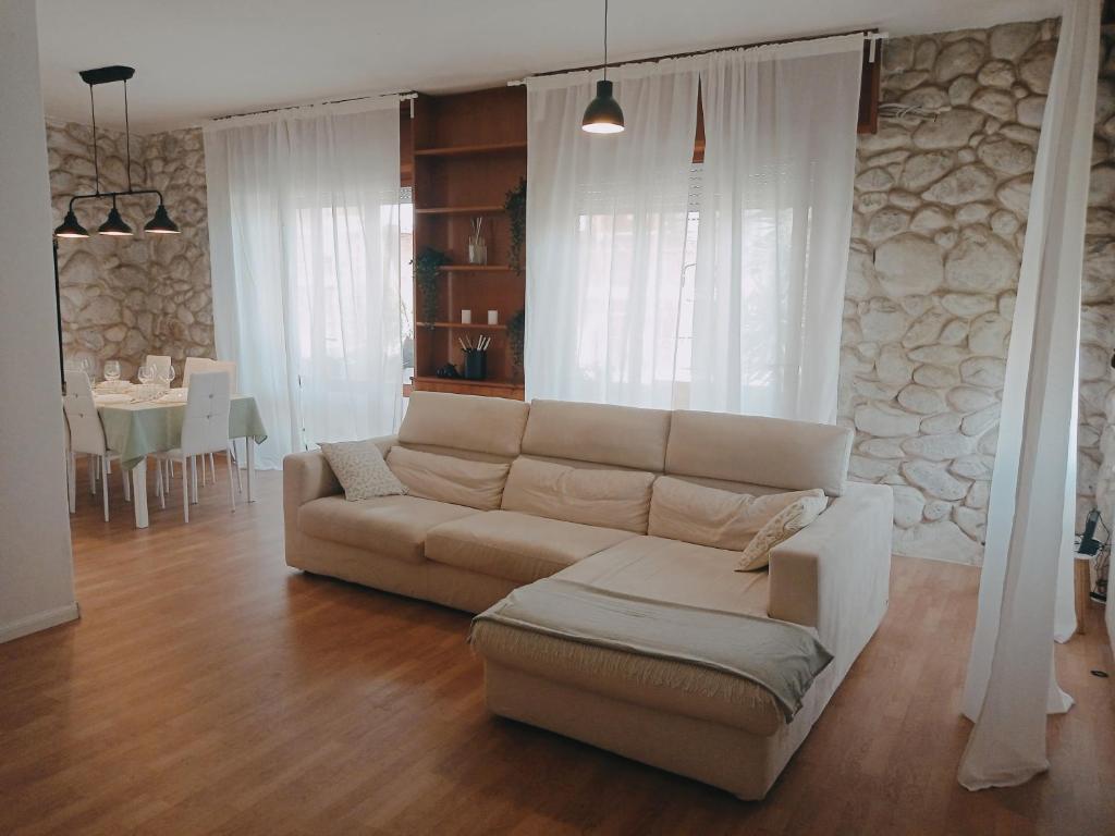 LIDO-VINTAGE Free Parking Wi-fi AC & Netflix