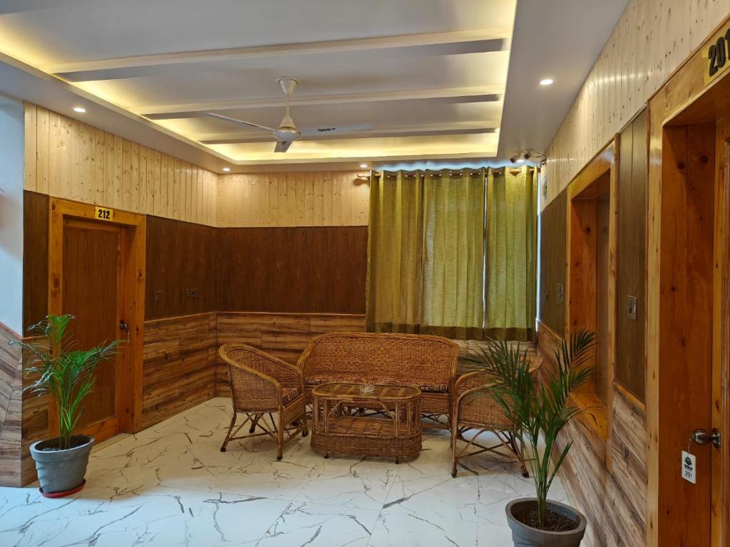Tapovan Inn Hotel And Resort