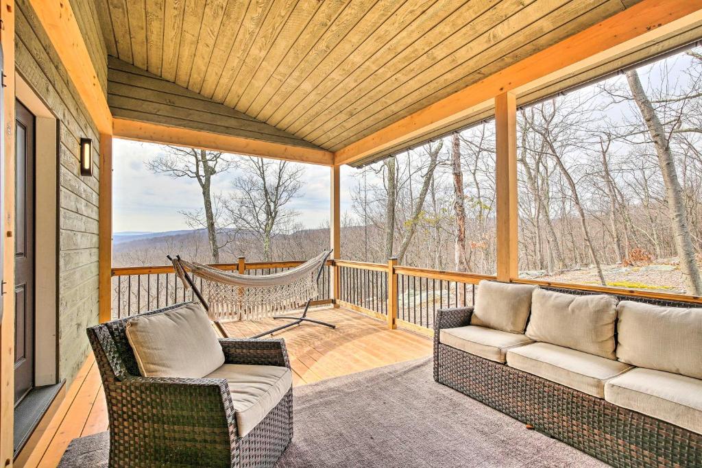The Glabin Garrison Gem with Deck and Fire Pit!
