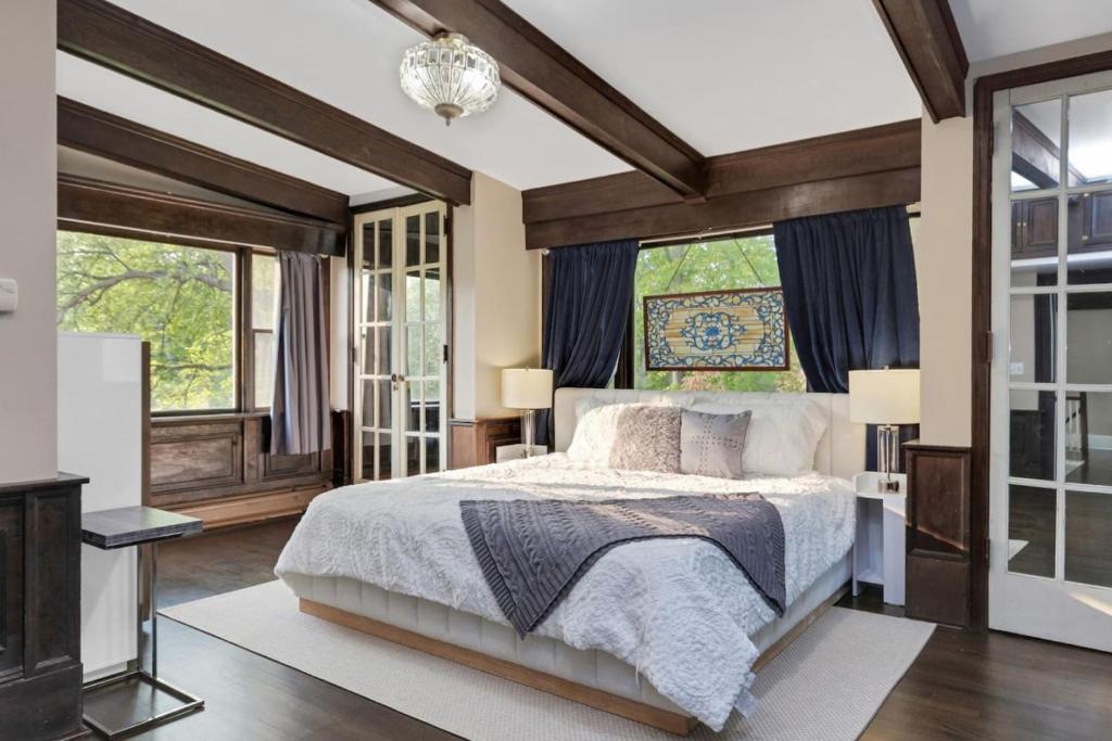 Enchanting Historic Home near West Point Beacon