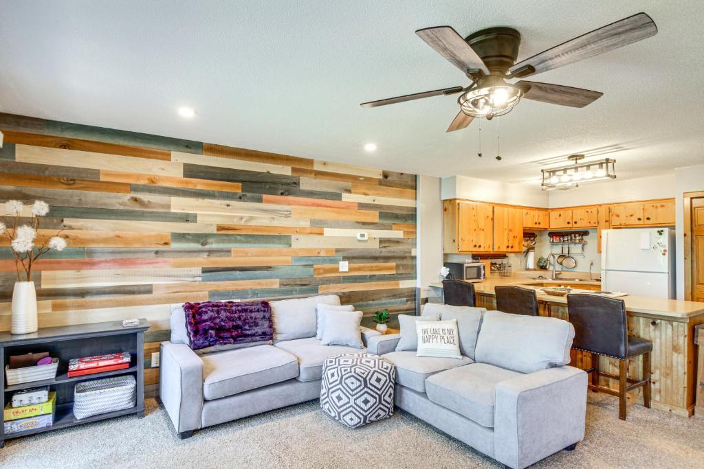 Brainerd Townhome with Dock and Beach Access