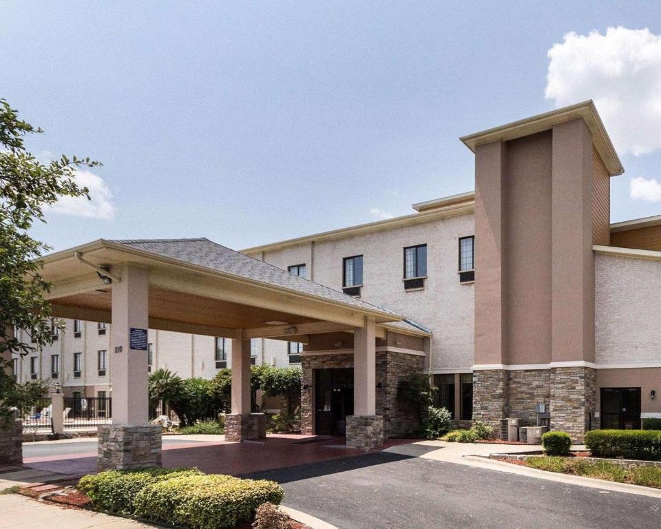 Comfort Inn & Suites