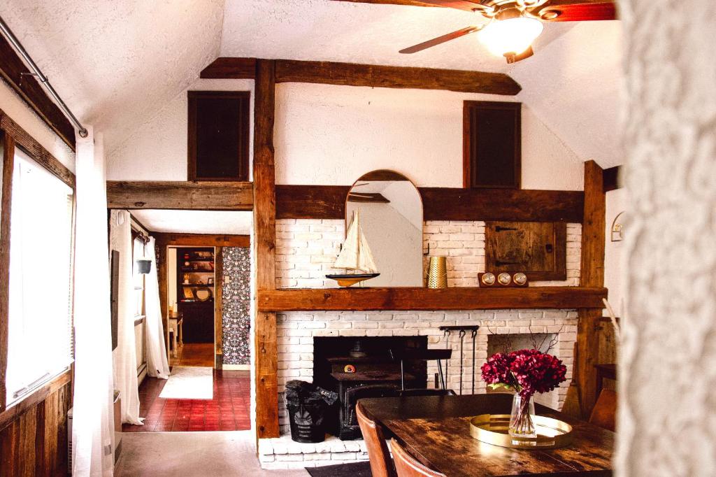 Charming Historic Meredith Retreat, Lake's Region