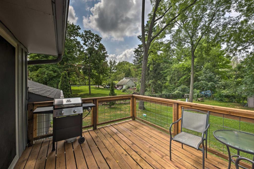 Lake Nagawicka Home - 2 Blocks to Boat Launch